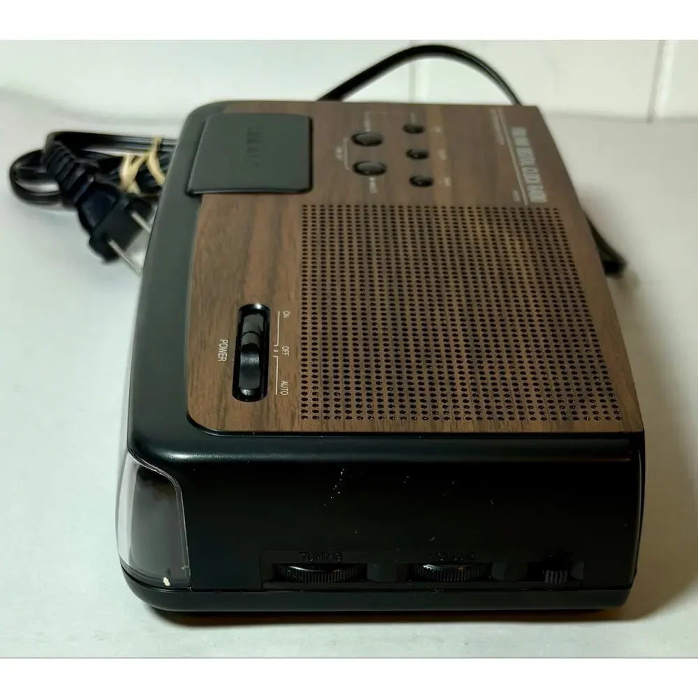 Vintage Emerson Woodgrain Tabletop Alarm Clock Radio AK2720- Teated & Working